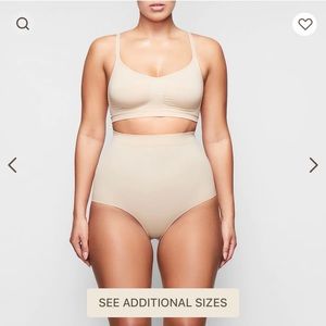 Skims seamless sculpt bralette